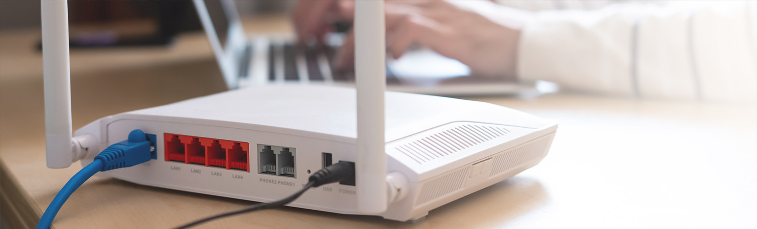 Waar moet ik de router plaatsen voor het beste signaal?